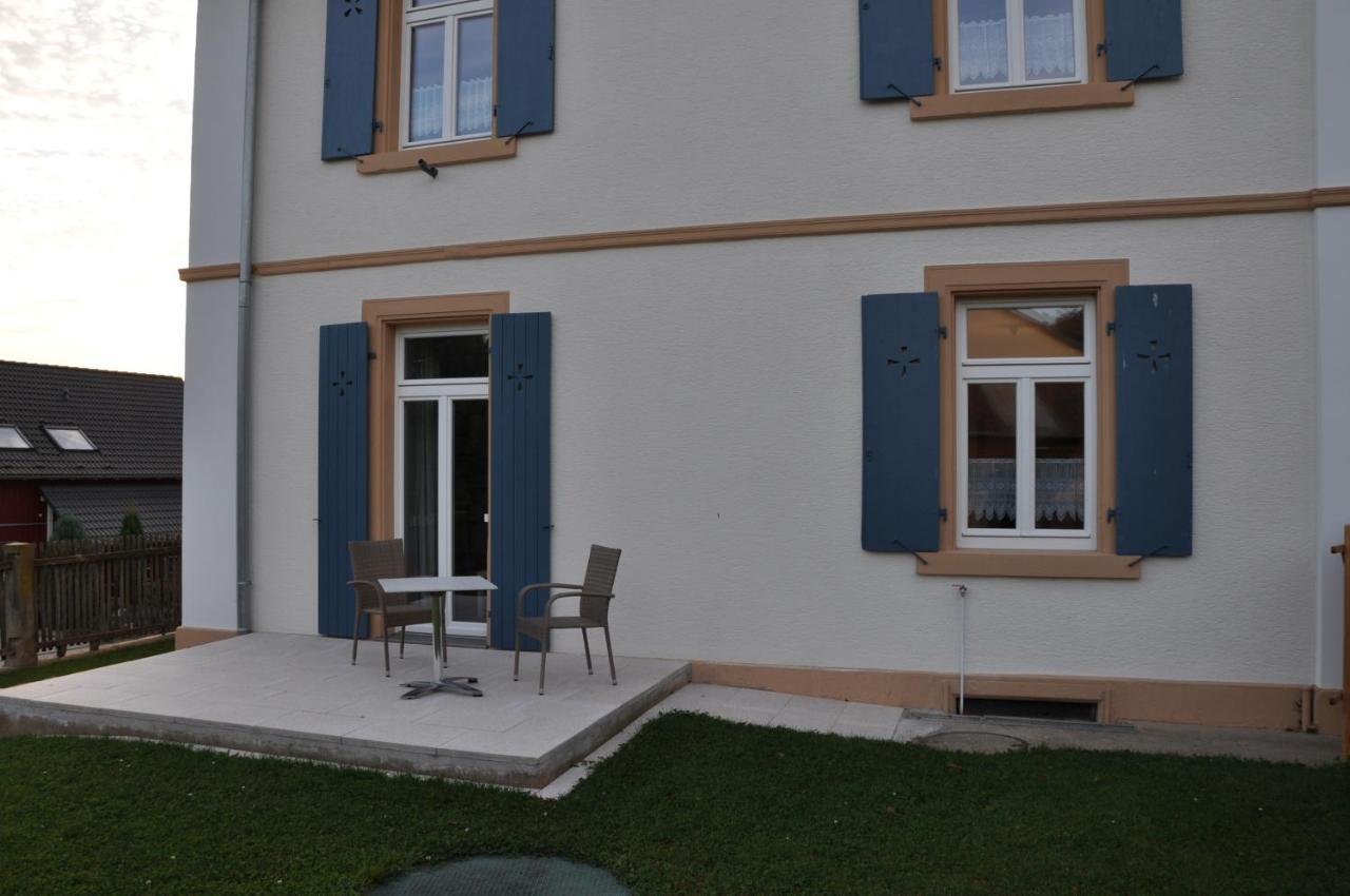Ferienwohnung Altes Pfarrhaus Bargen Extérieur photo